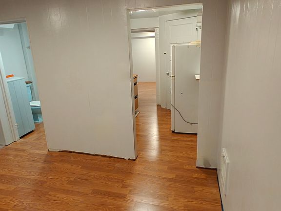 3rd image of 217 6th St #217