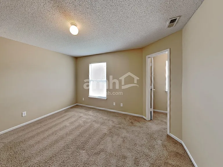 6804 Woodland Heights Dr — Photo 16