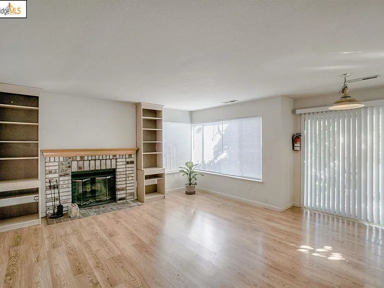 4973 Ridgeview Dr — Photo 10