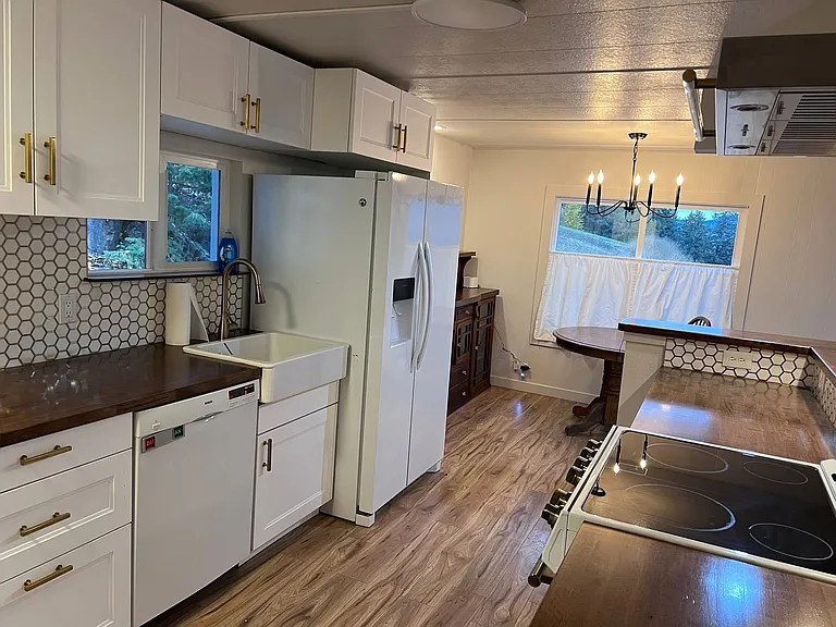 9077 Deadman Hill Rd — Photo 2
