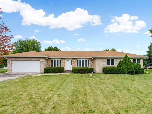 13N568 Gunpowder Ln, Elgin, IL 60124