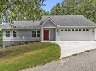 27 Lakeview Ln, Cleveland, GA 30528