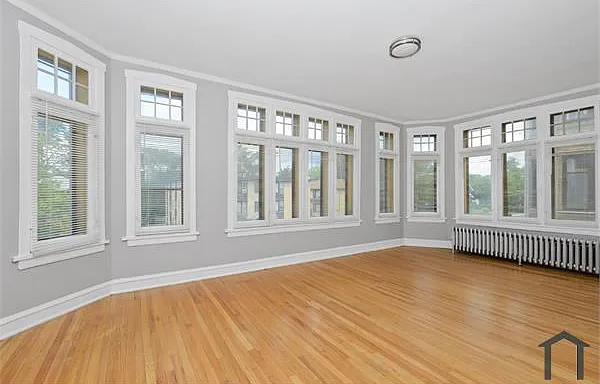 3 bed, $2,400 — Photo 3