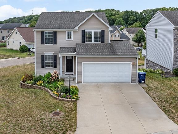 2nd image of 106 Glenwood Cir