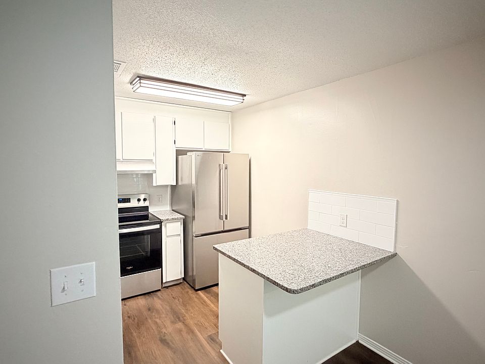 1st image of 1200 Pinnacle Cir APT A