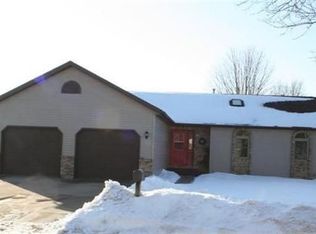 1135 Grandview Ave, Tomah, WI 54660