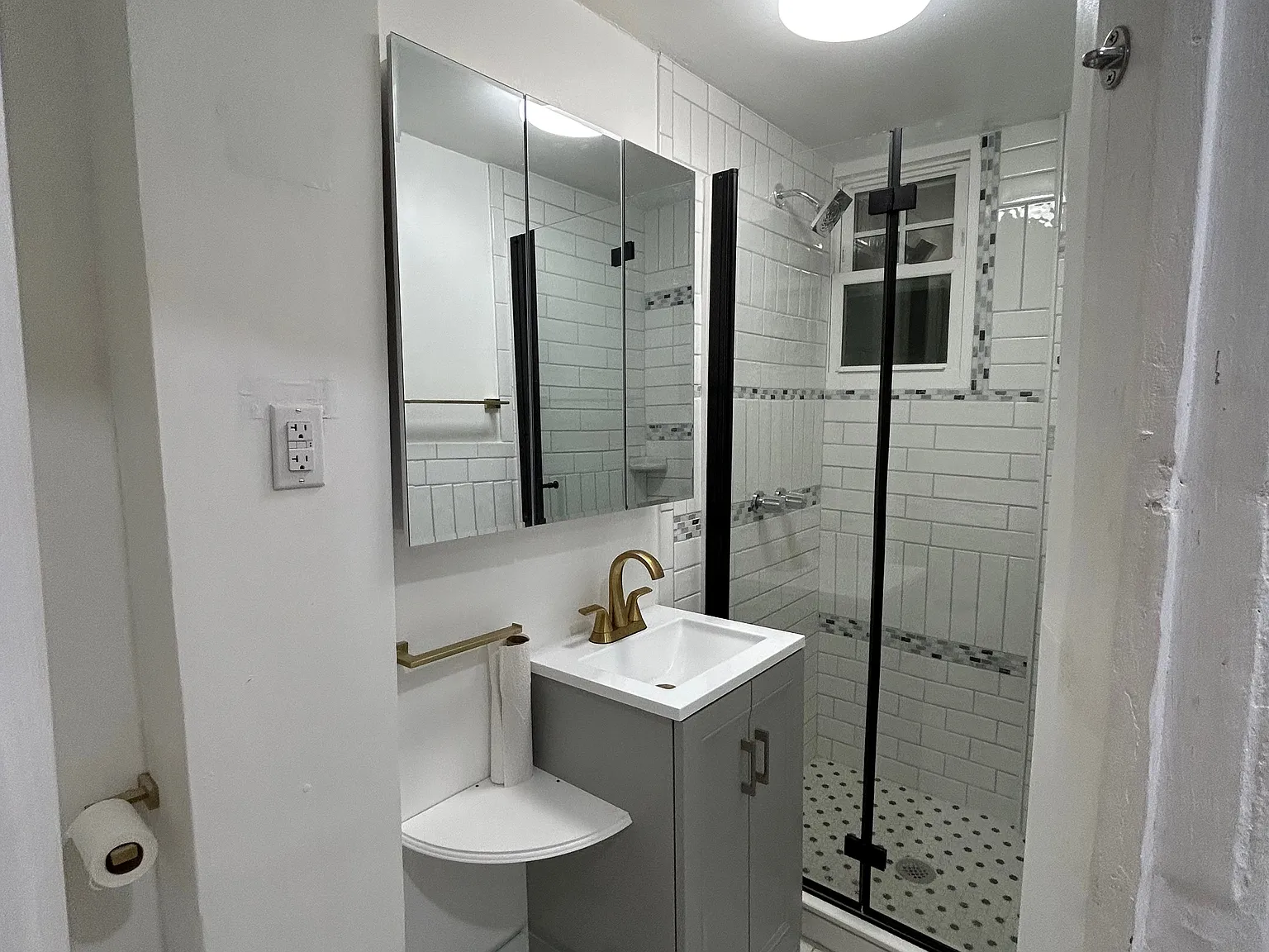 183 Bay 10th Street — Photo 2