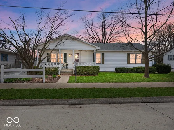 625 7th St, Shelbyville, IN 46176