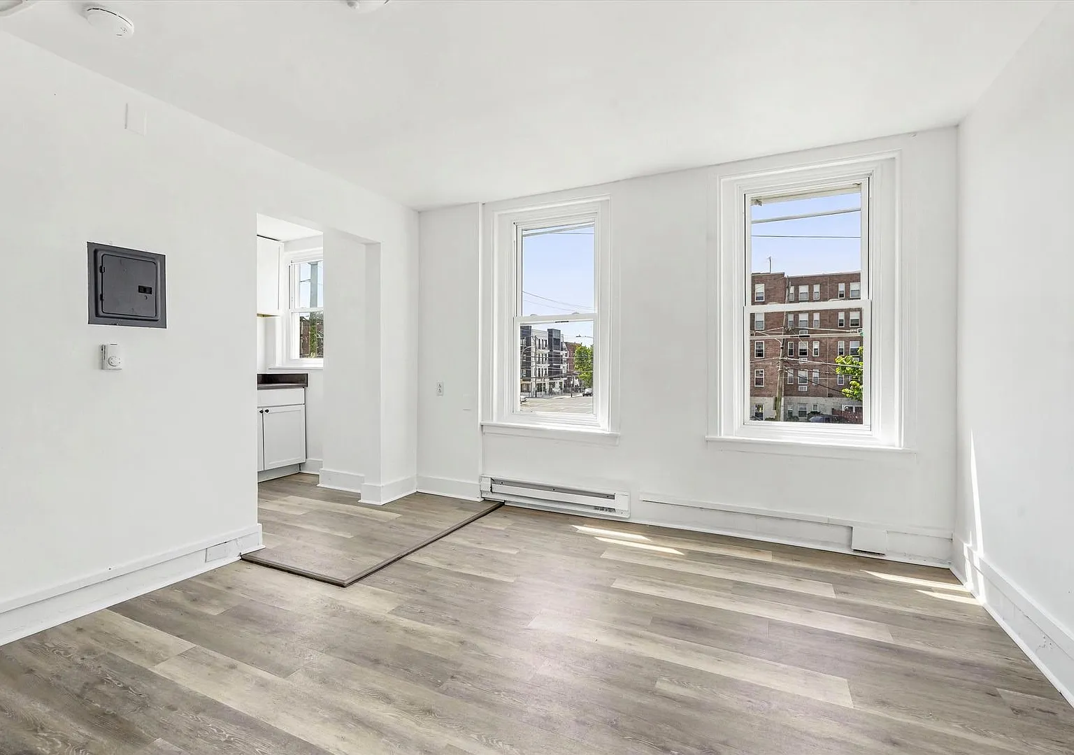 914 Belmont Ave — Photo 4