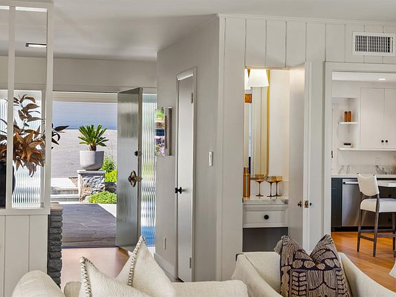 4th image of 313 Summit Avenue