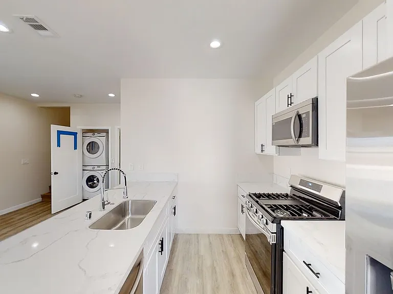 5121 Ewing St — Photo 5