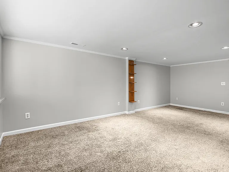 721 Montego Dr — Photo 14
