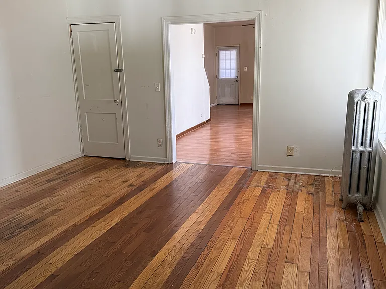 1121 Woodside Ave — Photo 5