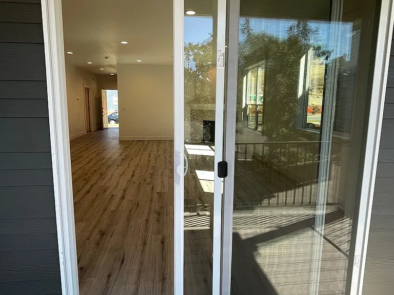 2552 Brackenfern Rd — Photo 20