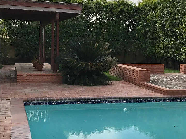 1010 E Kaler Dr — Photo 3