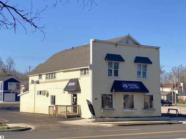 810 E Front St