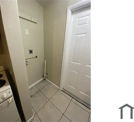 2208 NW 6th St #1 — Photo 8