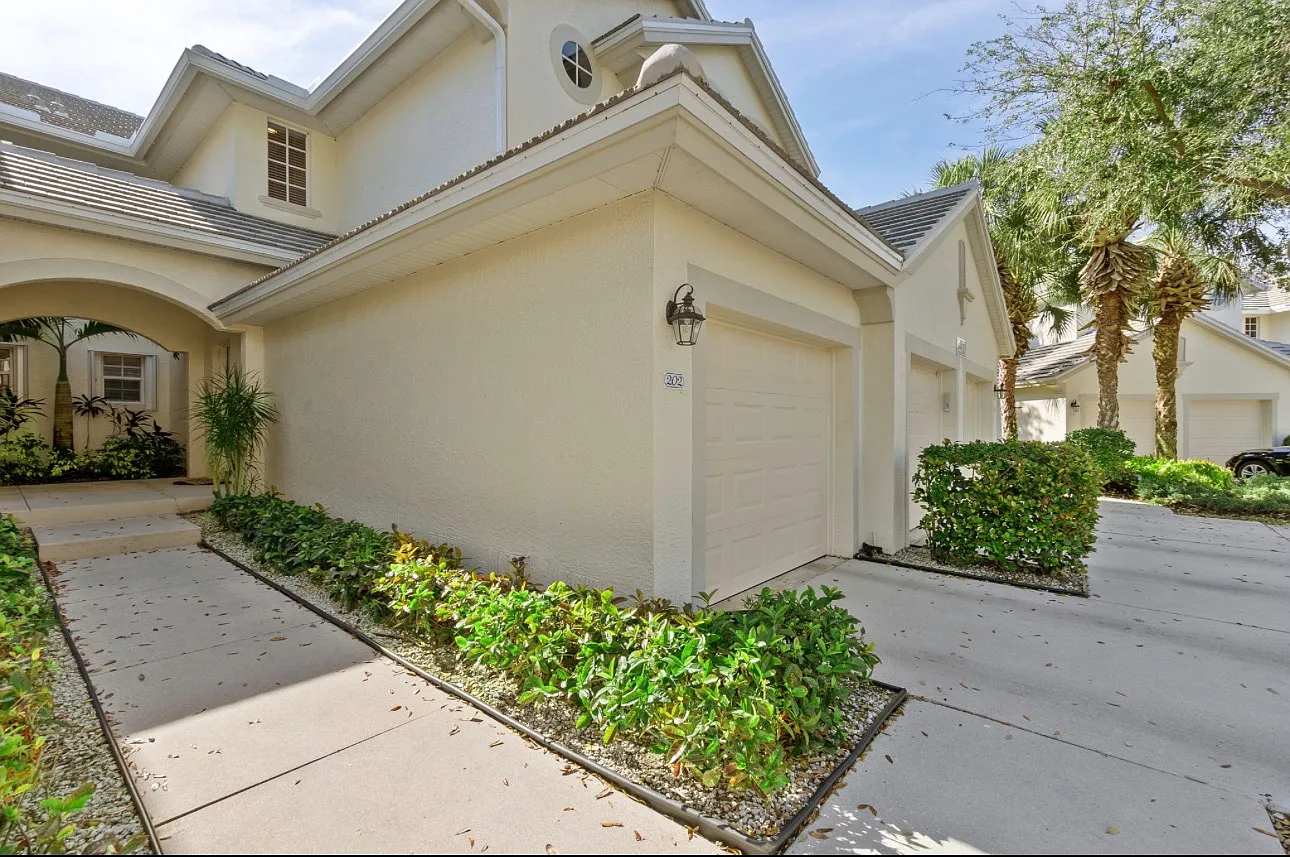 3 bed, 2044 sqft, $3,500 — Photo 2