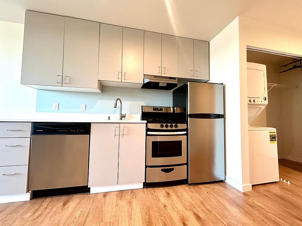 1st image of 2249 NE 46th St Unit 303