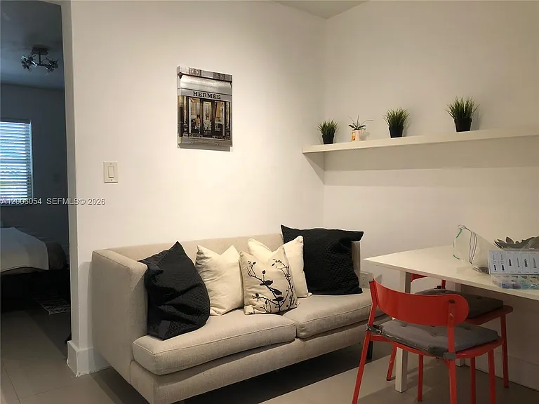 911 Meridian Ave #105 — Photo 24