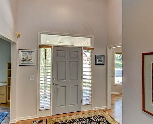 5th image of 16199 Capitol Ave