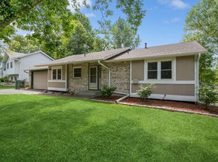 6765 Buckingham Rd, Woodbury, MN 55125