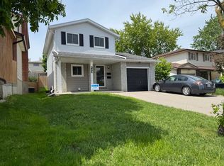 113 Cornerbrook Cres #2, Waterloo, ON N2V 1L3
