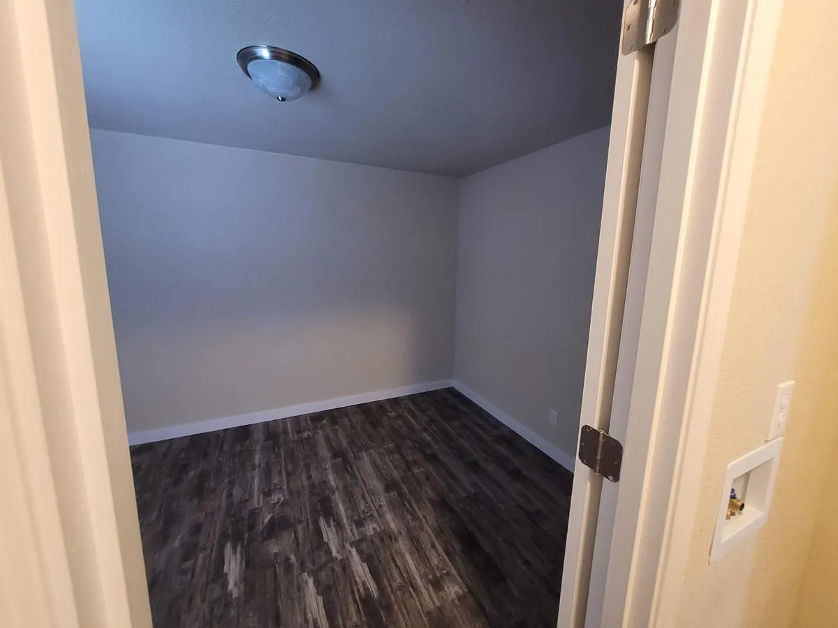 Unit Photo - 318 N Laguna St #1