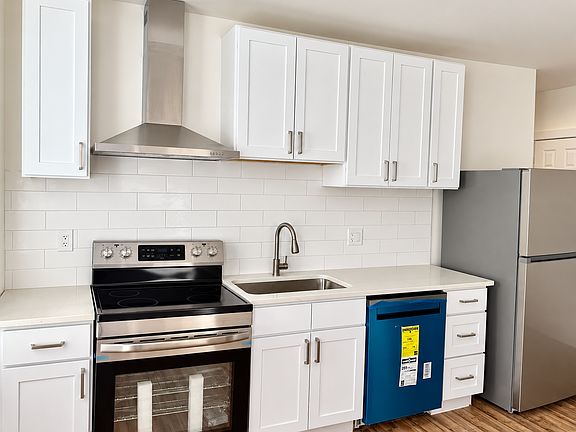 2nd image of 397 Orms St APT 1