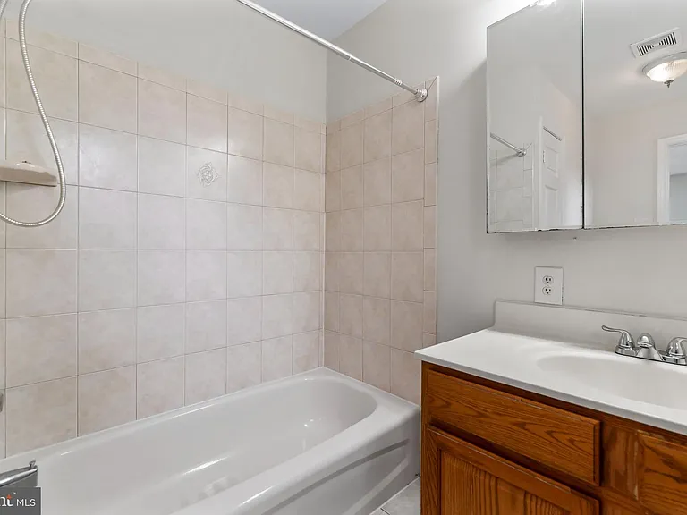 4502 Henderson Rd — Photo 27