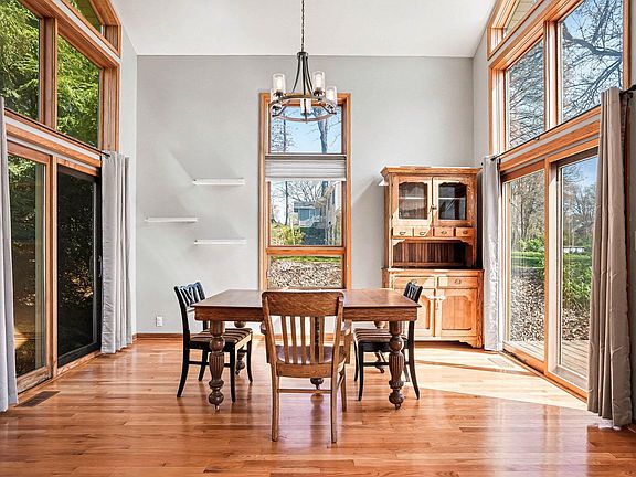 5th image of 161 Holton Rd
