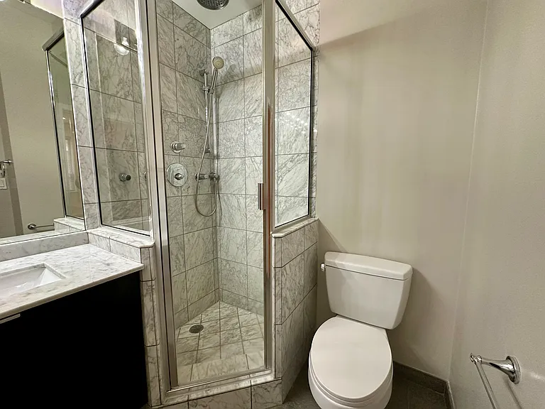 2157 N Damen Ave #201 — Photo 22