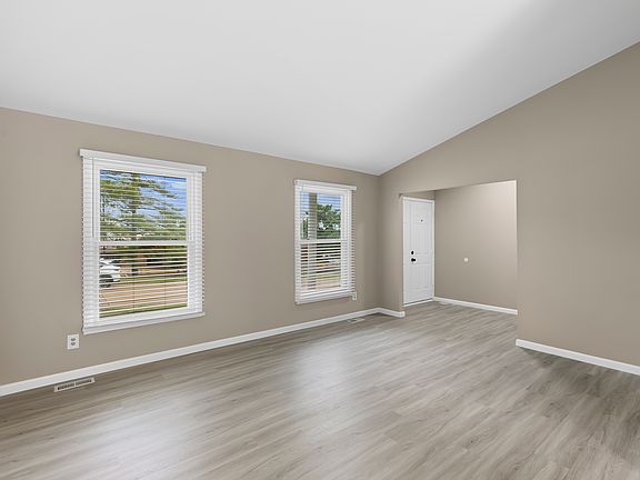 5th image of 15391 Highcroft Dr