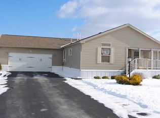 6335 Roberts Dr, Victor, NY 14564