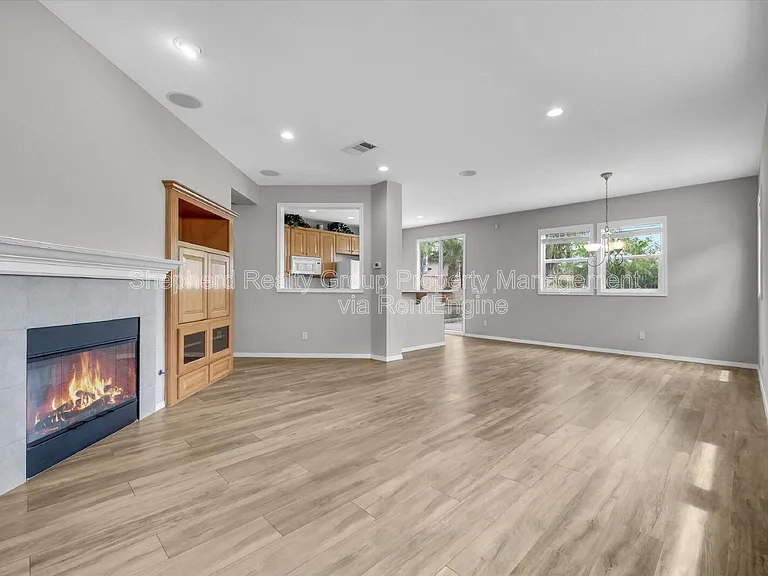 5730 Autumnwood Ln — Photo 4