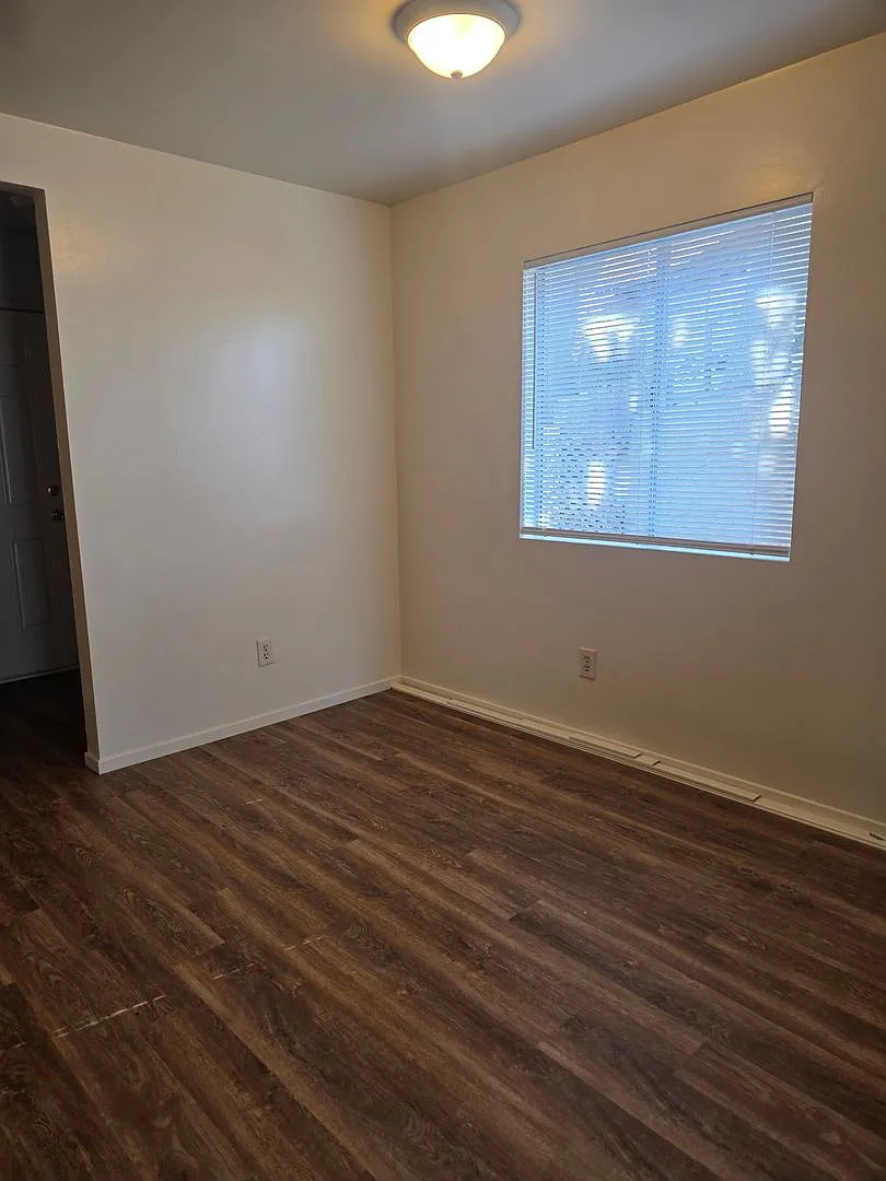 516 Lincoln Ave. - House — Photo 3