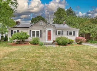 16 Evergreen St, Barrington, RI 02806