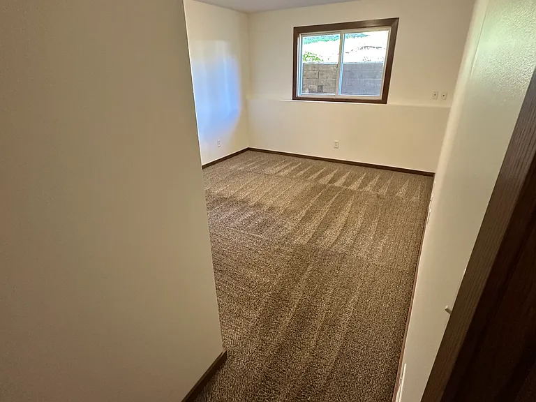 404 Whispering Ln — Photo 10