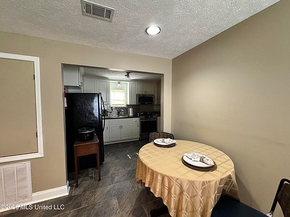 3rd image of 3632 Bailey Ave