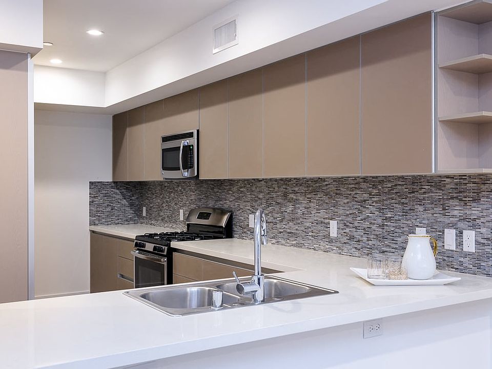 Kitchen with Countertop Bar