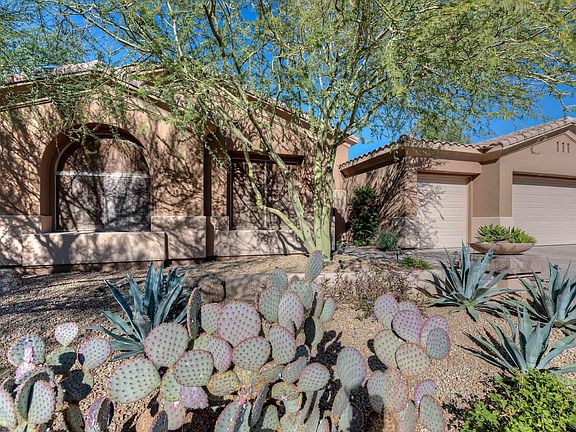 10766 E. Palm Ridge Drive - Front Angle