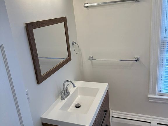 2nd image of 1478 Broadway St #2