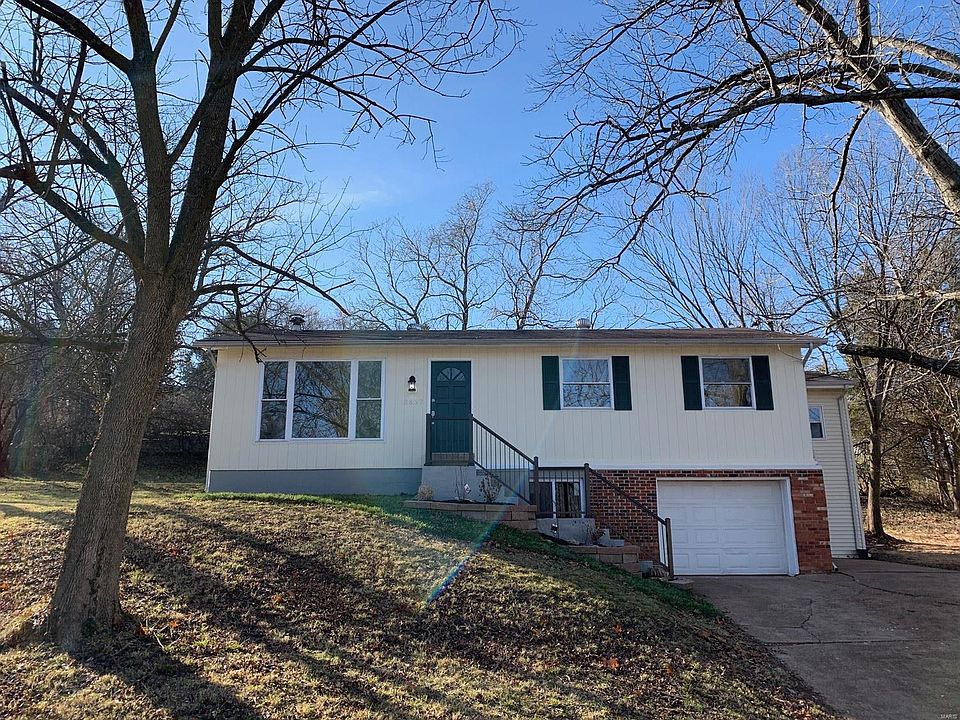 2nd image of 3637 W Lakeview Dr