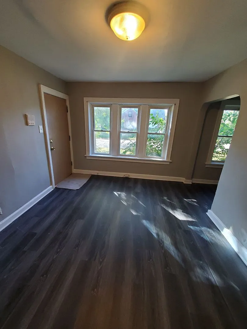4603 N 29th St - 6 unit — Photo 2