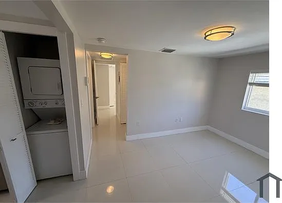 1059 SW 3rd St #7 — Photo 5