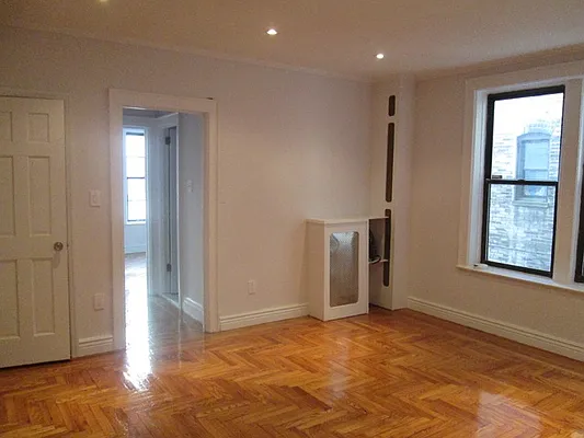 Rented by Realty Collective | media 18