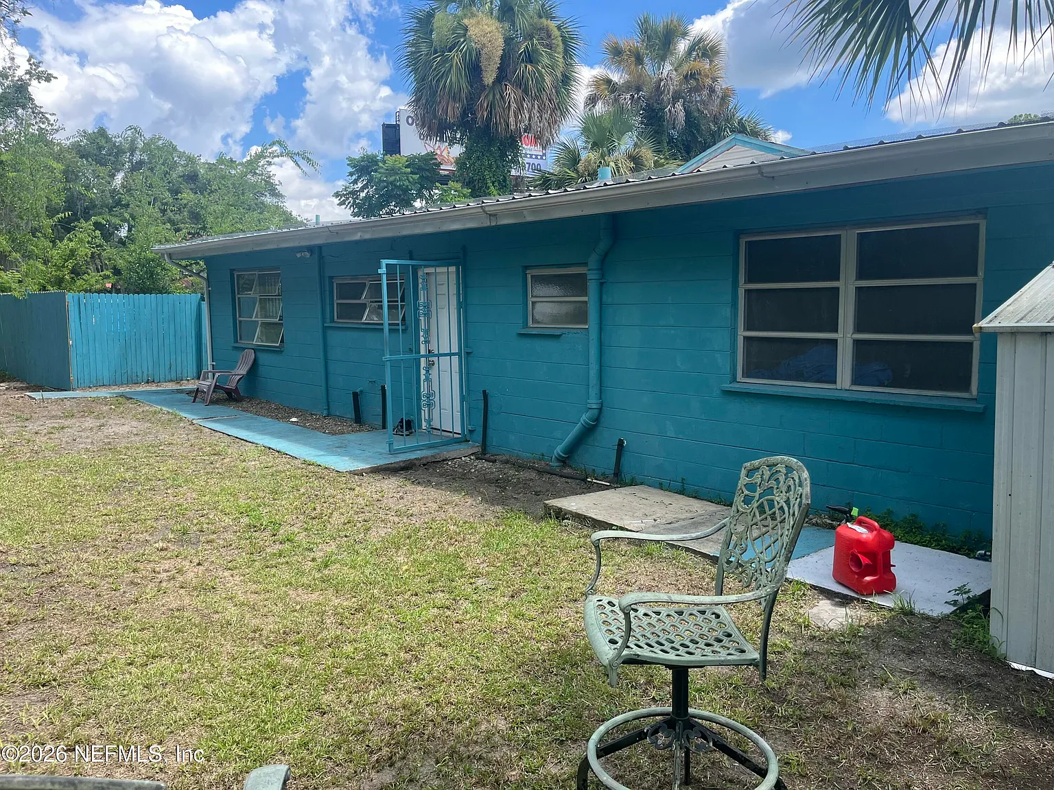 3 bed, 1.0 bath, 1003 sqft, $1,200 — Photo 4