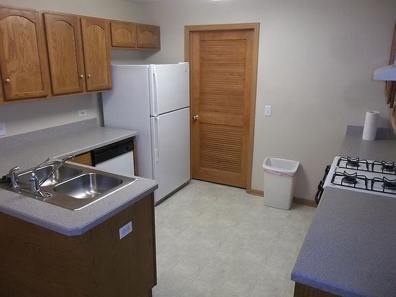 3rd image of 2452 Wilton Ln #2452