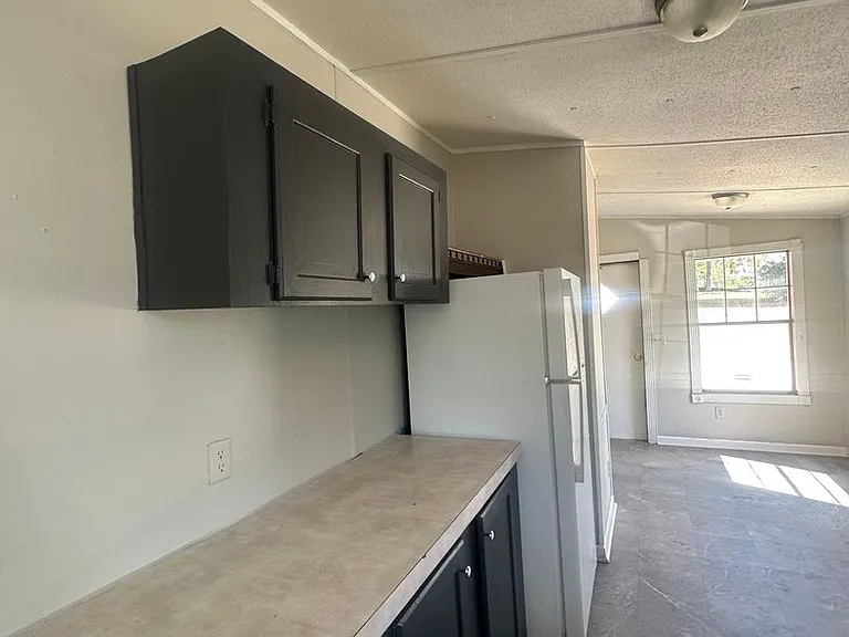 203 Wadley Dr — Photo 4
