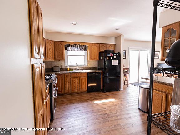 5th image of 600 Sunshine Court